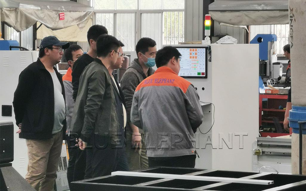 山東威?？蛻舻綇S考察直排加工中心
